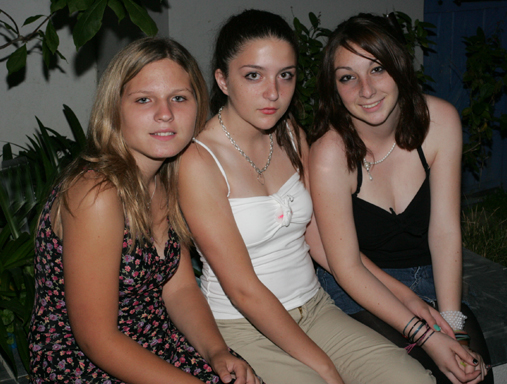 girlsx3.jpg